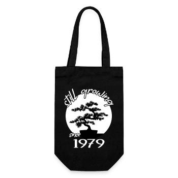 1979 Birthday Bonsai tree "Still growing" Nebari - Gift Bag for Bottles - black - Front
