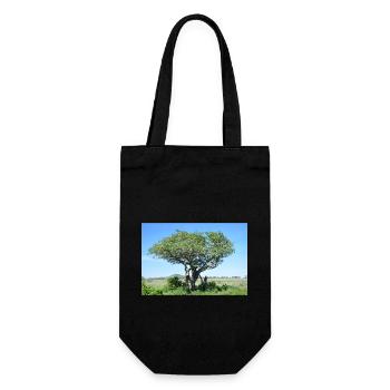 Majestic sausage tree in natural habitat - Gift Bag for Bottles - black - Front