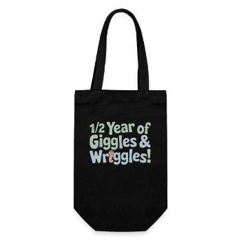 Six months of laughter and wiggling half-year-olds - Gift Bag for Bottles - black - Front