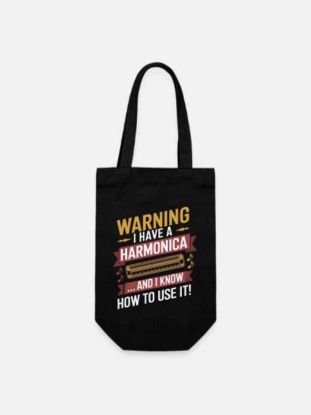 Achtung Ich Habe Eine Mundharmonika Und Weiß Wie - Geschenkbeutel für Flaschen - Schwarz