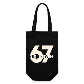 67 Six Seven – Urban Typografie - Geschenkbeutel für Flaschen - Schwarz - Vorne