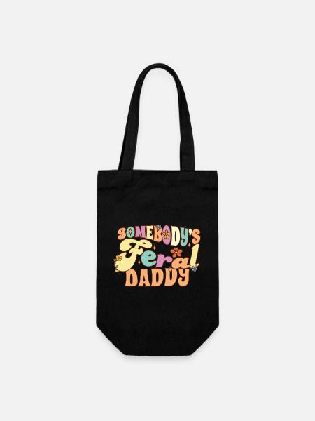 Somebody's Feral Daddy Wild Family Pun Funny - Geschenkbeutel für Flaschen - Schwarz