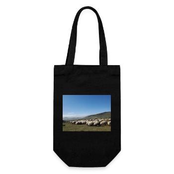 Schafe, Schafherde, Berge, Wiesen - Geschenkbeutel für Flaschen - Schwarz - Vorne
