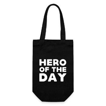 Hero of the Day - Held des Tages - Geschenkbeutel für Flaschen - Schwarz - Vorne