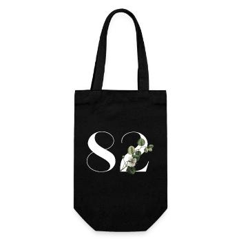 Nummer 82 Blumengrün - 82. Blumengeburtstag - Geschenkbeutel für Flaschen - Schwarz - Vorne