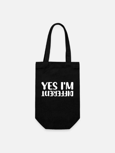 Yes I'm different, Lustige Sprüche Geschenkidee - Geschenkbeutel für Flaschen - Schwarz