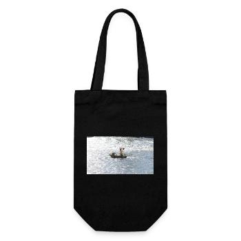 Fischerboot im Glitzermeer - Geschenkbeutel für Flaschen - Schwarz - Vorne