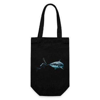 Scuba Diver Booping a Great White Shark  - Geschenkbeutel für Flaschen - Schwarz - Vorne
