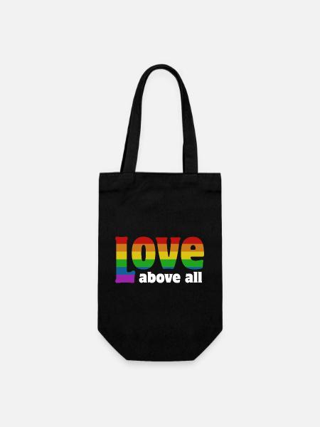 Love Above All | Regenbogen Pride Design - Geschenkbeutel für Flaschen - Schwarz