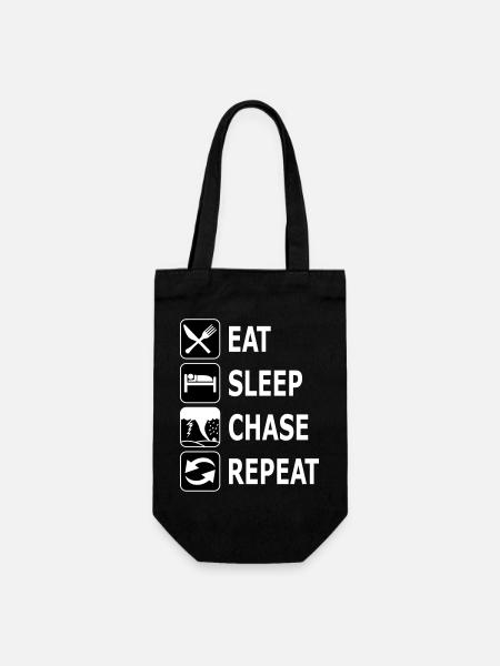 eat sleep chase repeat, chasing tornados, twister - Geschenkbeutel für Flaschen - Schwarz
