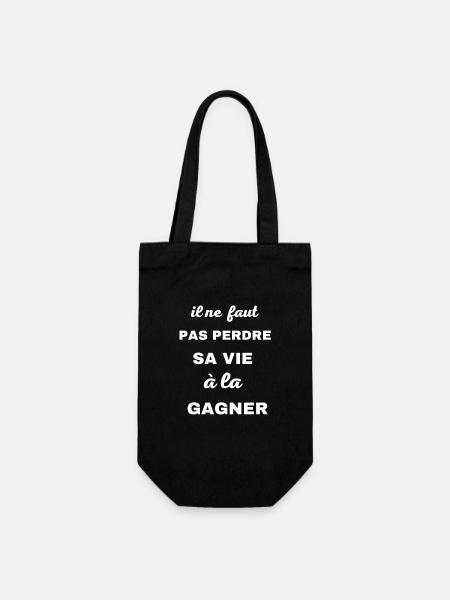 You must not waste your life to earn it - Gift Bag for Bottles - black