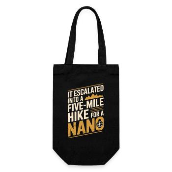 Five miles because of Nano | Geocaching Humor - Gift Bag for Bottles - black - Front