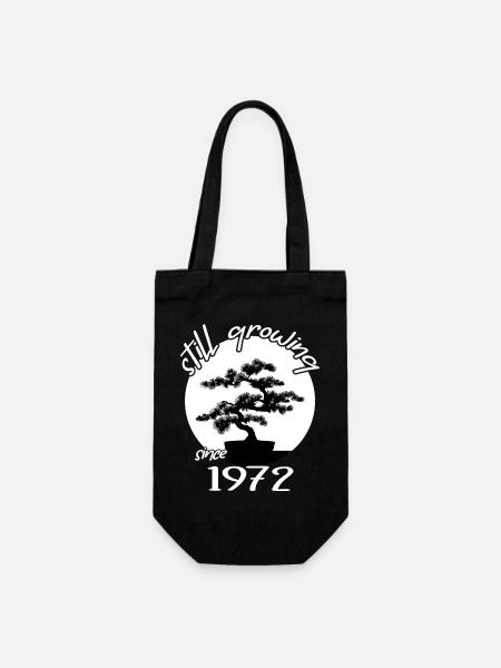 1972 Compleanno Bonsai albero "Ancora in crescita" Nebari - Sacchetto regalo per bottiglie - nero
