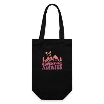 Adventure Awaits Camping - Geschenkbeutel für Flaschen - Schwarz - Vorne