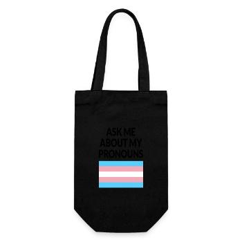 Frag mich nach meinen Pronomen Trans Pride Flag - Geschenkbeutel für Flaschen - Schwarz - Vorne