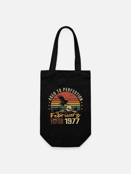 Geboren im Februar 1977. Geburtstag 1977, Februar - Geschenkbeutel für Flaschen - Schwarz