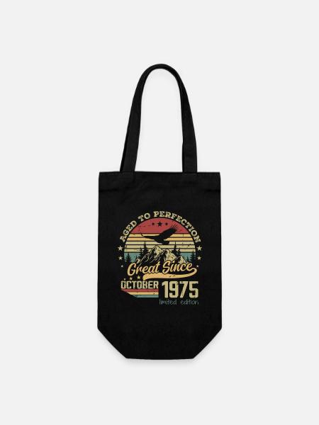 49 Jahre alt In Perfektion gealtert geboren: Oktober 1975 - Geschenkbeutel für Flaschen - Schwarz
