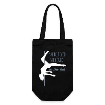 Poledance Trick Scorpio mit Zitat "She believed" - Geschenkbeutel für Flaschen - Schwarz - Vorne