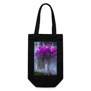 Lebendige Blüte vor rustikaler Wand - Geschenkbeutel für Flaschen - Schwarz - Vorne
