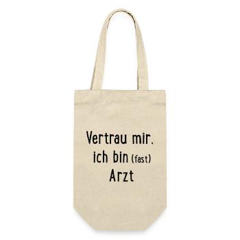 Vertrau mir, ich bin fast Arzt - Geschenkbeutel für Flaschen - Natur - Vorne