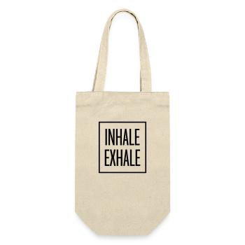 inhale exhale yoga Zitat - Geschenkbeutel für Flaschen - Natur - Vorne