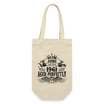 1961 | June Aged Perfectly 1961 birthday gift - Sac à bouteille - nature - Devant