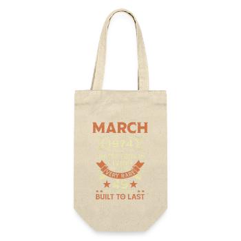 49. Geburtstag März Jahrgang 1974 Geschenkidee - Geschenkbeutel für Flaschen - Natur - Vorne