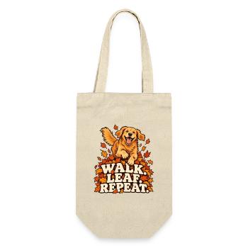 Walk. Leaf. Repeat. – Hund im Herbstlaub - Geschenkbeutel für Flaschen - Natur - Vorne