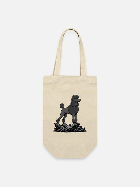 Schwarzer Pudelhund auf Felsen – elegantes Porträt - Geschenkbeutel für Flaschen - Natur