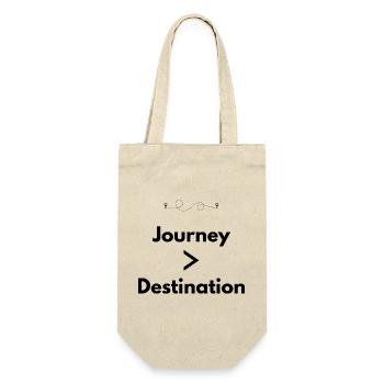 Journey > Destination – Abenteuer Shirt - Geschenkbeutel für Flaschen - Natur - Vorne