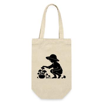 charmantes Silhouetten-Motiv Mädchen sammelt Pilze - Geschenkbeutel für Flaschen - Natur - Vorne