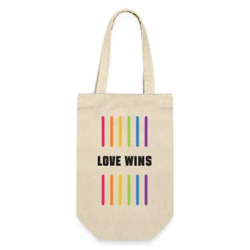 LGBT Pride Month - Liebe gewinnt - Geschenkbeutel für Flaschen - Natur - Vorne