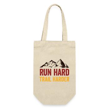 Laufen Sie hart. Härterer Trail. - Geschenkbeutel für Flaschen - Natur - Vorne