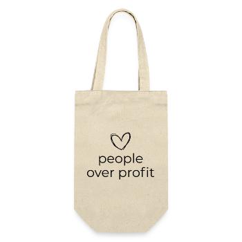 People over Profit - Design mit Herz - Geschenkbeutel für Flaschen - Natur - Vorne