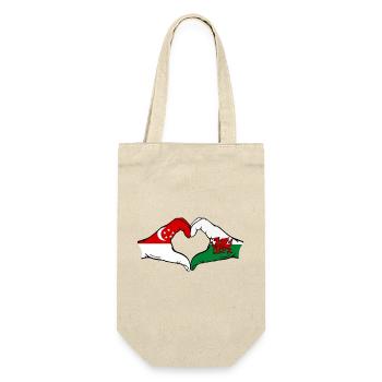 Singapore Wales Flag Hands Heart Shape - Gift Bag for Bottles - nature - Front