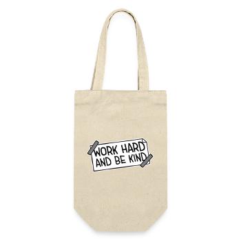 Work Hard And Be Kind Inspirierend Fleiß Güte Logo - Geschenkbeutel für Flaschen - Natur - Vorne