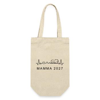 Mama 2027 Herzschlag Schwangerschaft Schwedisch - Geschenkbeutel für Flaschen - Natur - Vorne