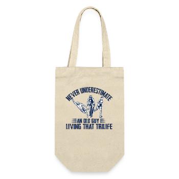 Never underestimate an old man triathlon - Gift Bag for Bottles - nature - Front