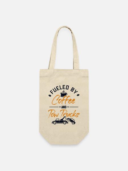 Fueled by Coffee and Tow Trucks Abschlepper - Geschenkbeutel für Flaschen - Natur