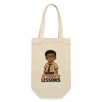Boy with glasses and dirty shirt - Gift Bag for Bottles - nature - Front