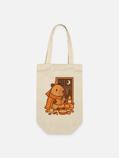 Capybara Reading Nook – Cozy Herbstabend - Geschenkbeutel für Flaschen - Natur