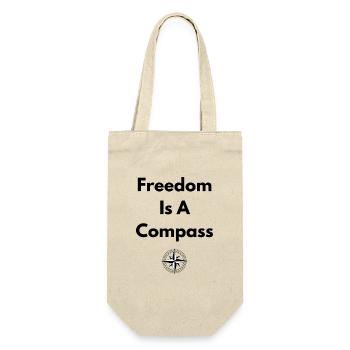 Freedom Is A Compass – Abenteuer Shirt - Geschenkbeutel für Flaschen - Natur - Vorne