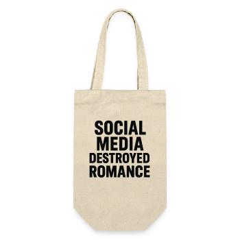 Social media destroys romance - Gift Bag for Bottles - nature - Front
