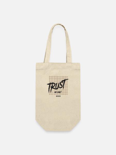 Trust No One b - Gift Bag for Bottles - nature