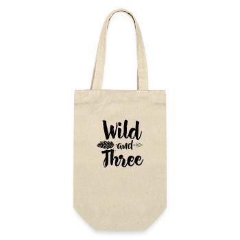 young wild & and three 3 drei Geburtstag - Geschenkbeutel für Flaschen - Natur - Vorne