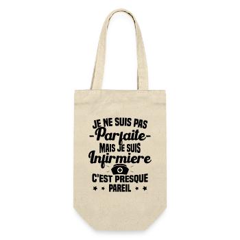 Pas parfaite mais je suis Infirmière Cadeau - Sac à bouteille - nature - Devant