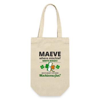 Lustiger irischer Mädchenname: Maeve Mischief Meets Magic - Geschenkbeutel für Flaschen - Natur - Vorne