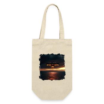 With the smartphone in search of UFOs - Gift Bag for Bottles - nature - Front