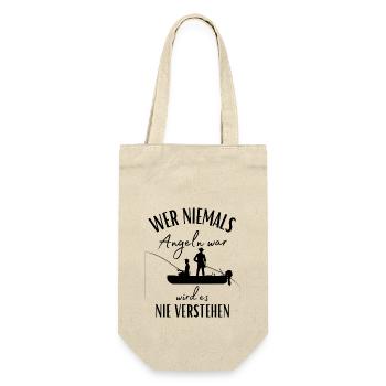 Wer niemals Angeln war... Spruch mit Boot & Angler - Geschenkbeutel für Flaschen - Natur - Vorne