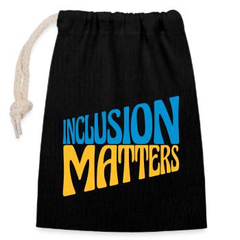 inclusion matters Logo Quote - Closable cotton gift bag (14x20cm) - black - Front